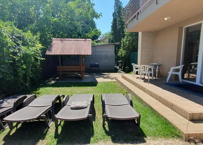 Mandara Wellnes Апартаменты Шиофок